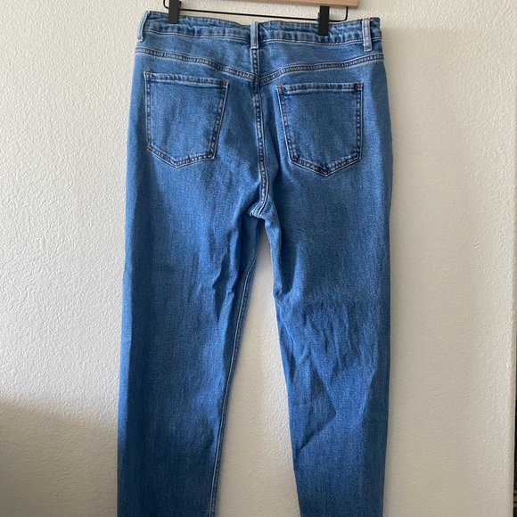 S.O.N.G, Two-Tone Timeless Fit Straight Leg Jeans - Picture 5 of 5